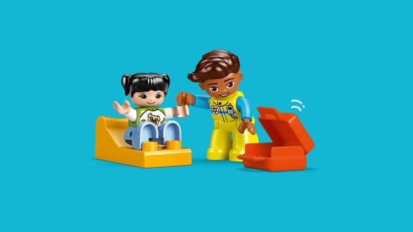 LEGO® DUPLO Ambulans och förare 10447