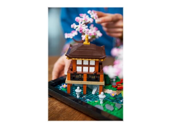 LEGO Icons 10315 Rauhallinen puutarha