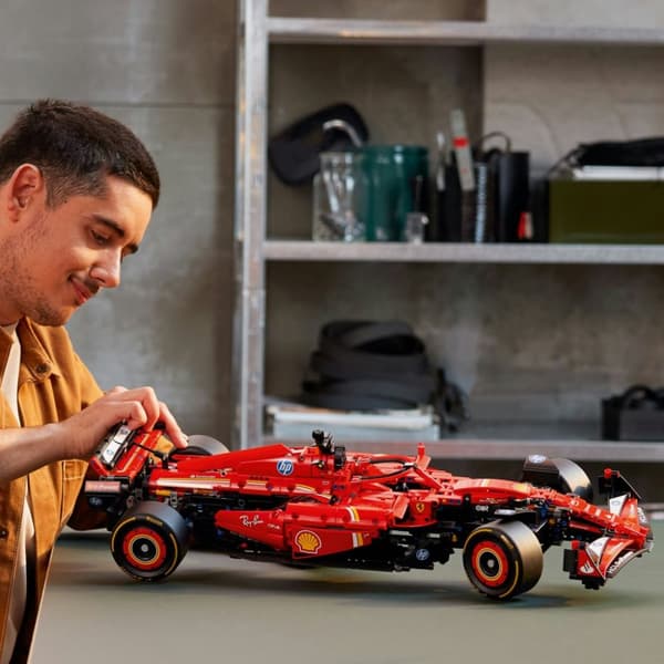 LEGO Technic Ferrari SF 24 F1 42207