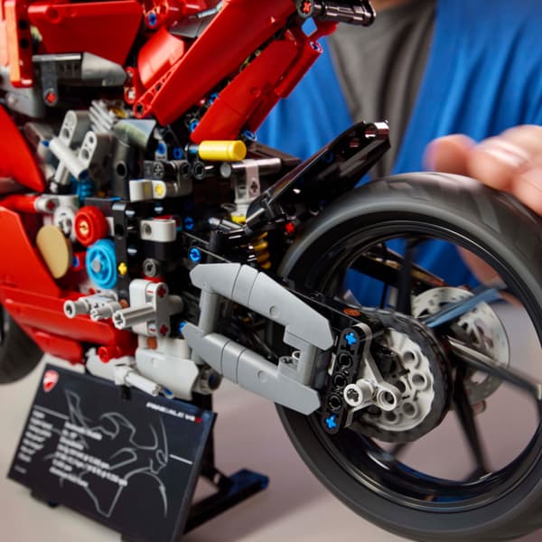 LEGO Technic - Ducati Panigale V4 S motorcykel