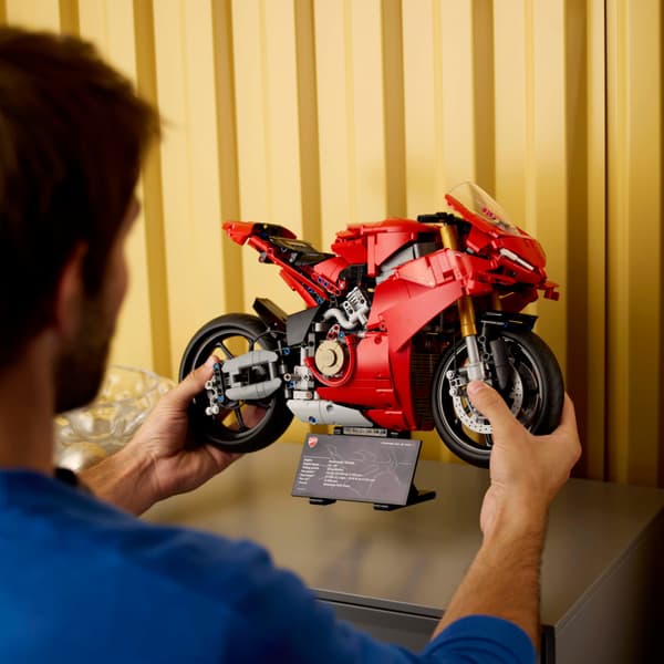 LEGO Technic - Ducati Panigale V4 S motorcykel