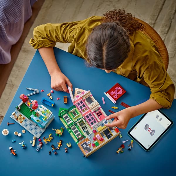 LEGO Friends - Heartlake Citys lägenheter och butiker