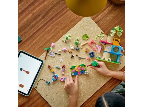 LEGO Friends 42666 Katt i bursdagsselskap og trehytte