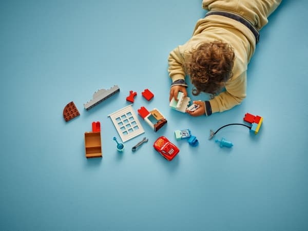 LEGO DUPLO® | Disney 10456 McQueen besøker Docs verksted