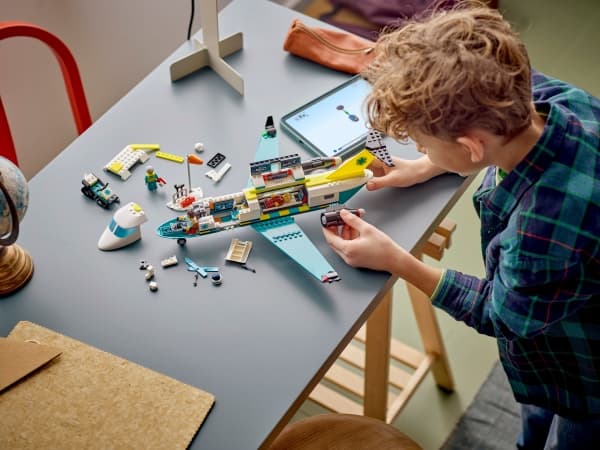 LEGO City 60465 Pelastuslaitoksen ambulanssilentokone