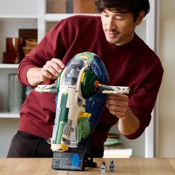 LEGO Star Wars Jango Fett s Firespray Class Starship 75409