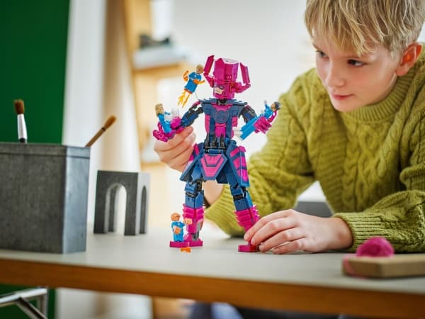 LEGO Super Heroes Marvel 76316 Fantastic Four vs. Galactus -rakennushahmo