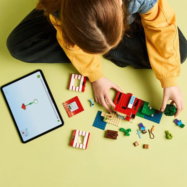 LEGO® Minecraft Dynamithuset i djungeln 21275