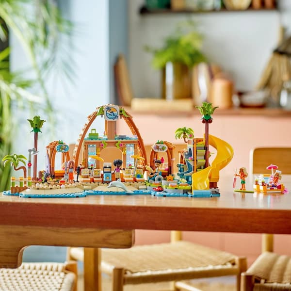 LEGO® Friends Familjesemester på strandresort 42673