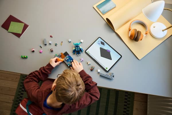 LEGO® Minecraft Mötet med väktaren 21274