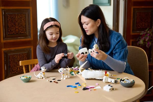 LEGO® Disney 101 Dalmatiner Lucky och Penny 43271