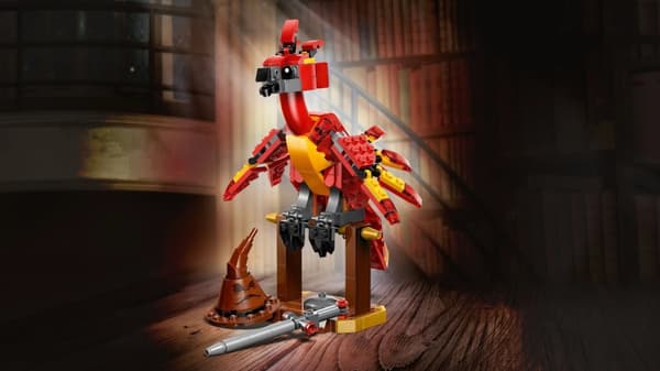 LEGO® Harry Potter™ Fawkes: Dumbledores fenixfågel 76448