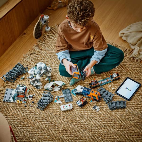 LEGO® City Polarutforskarnas arktiska expresståg 60470