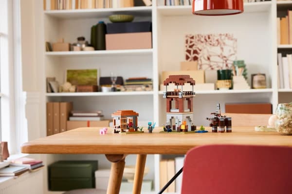 LEGO® Minecraft Plundrarvakttorn och vildtjur 21278