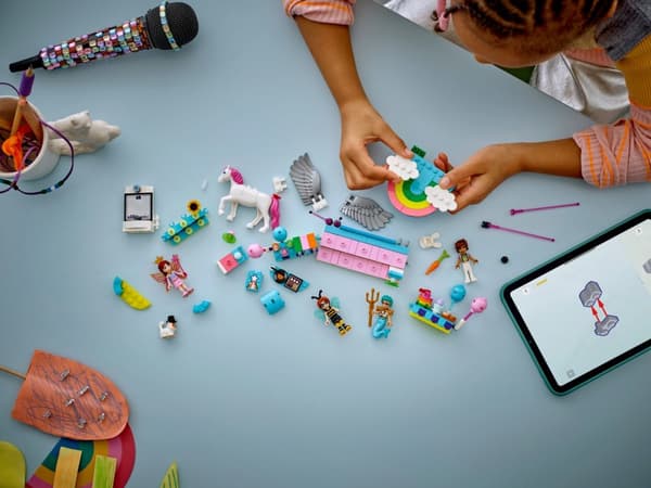 LEGO® Friends Maskeradfest med enhörning och älva 42661