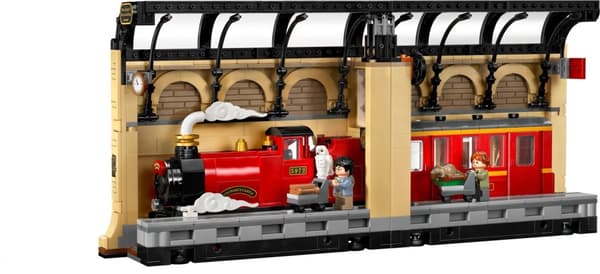 LEGO® Harry Potter™ Bokstöd: Hogwartsexpressen 76450