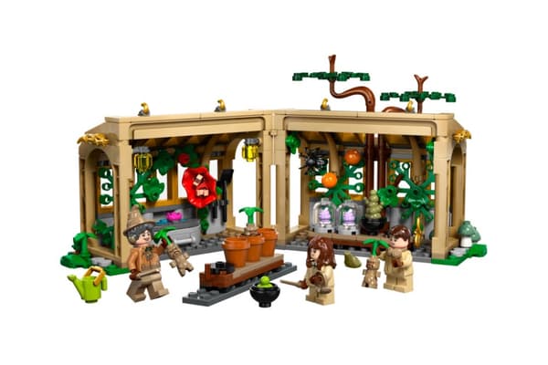 LEGO Harry Potter Hogwarts slott: lektion i örtlära 76445