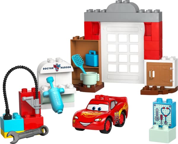 LEGO DUPLO McQueens besök i Docs garage 10456