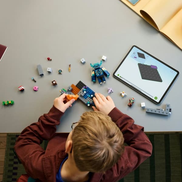 LEGO Minecraft Mötet med väktaren 21274