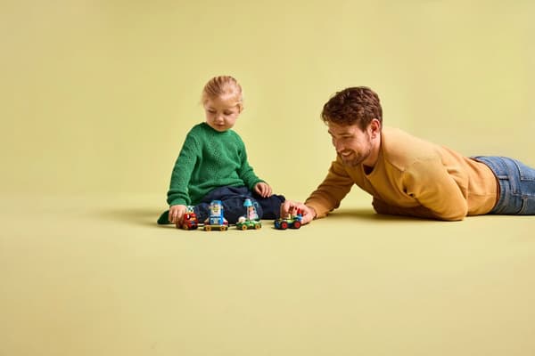 Festtog og fjernstyrt bil fra Toy Story LEGO® Disney™ (43264)