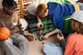 Miniatyrbillede 3 af 4: Plundrarvakttorn och vildtjur LEGO® Minecraft (21278)