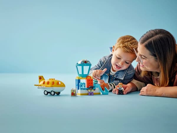 Första gången på flygplatsen LEGO® DUPLO Town (10443)