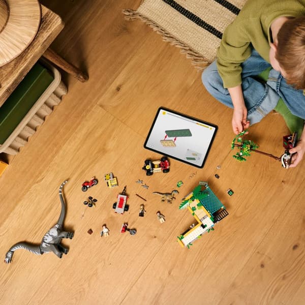 LEGO® Jurassic World Spårningsuppdrag med raptor och titanosaurus 76973