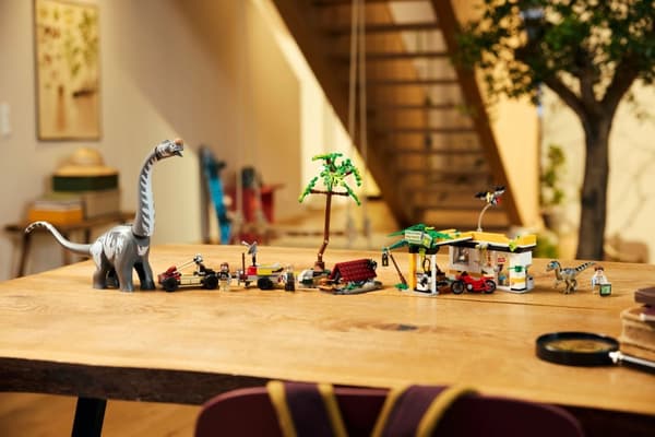 LEGO® Jurassic World Spårningsuppdrag med raptor och titanosaurus 76973