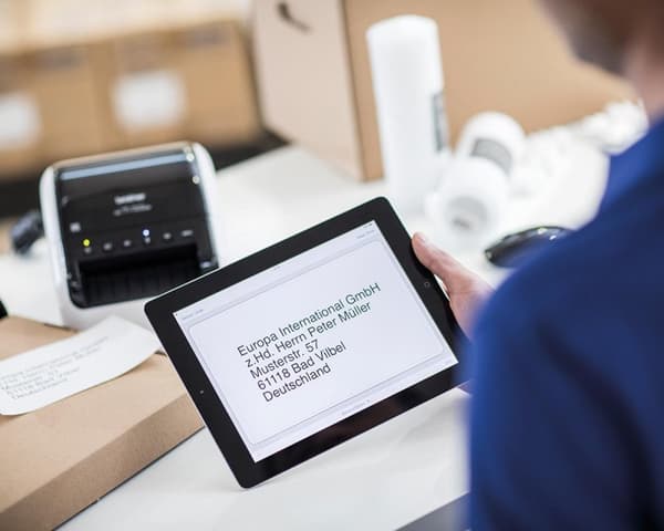 Brother QL-1110NWBc - etikettskrivare - direkt termisk - rulle (10,36 cm) - 300 x 300 dpi - upp till 68 etiketter/min. - USB, LAN, Wi-Fi(n), Bluetooth