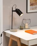 Miniatyrbild 2 av 9: Bordslampa i Svart Rund Lampskärm Betong Lampfot