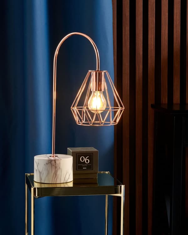 Bordslampa i Koppar Färg Elegant Unik Metall Lampfot