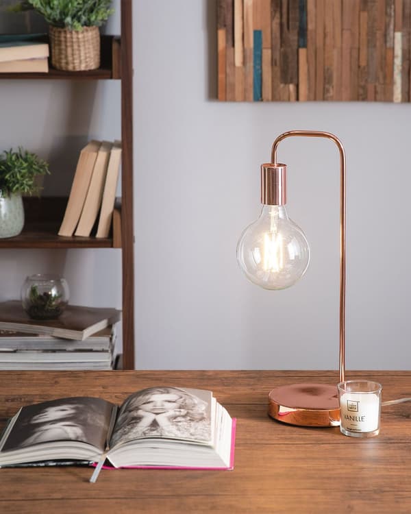 Bordslampa i Koppar Färg Rund Lampfot