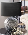 Miniatyrbild 6 av 11: Bordslampa med Svart Skärm och Silver Lampfot