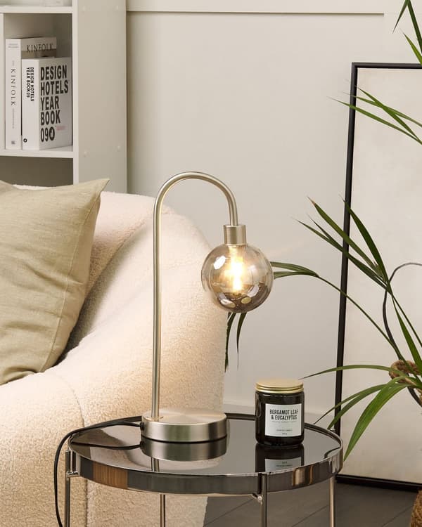 Bordslampa Silver Stål och Glasskärm Rund Nattlampa Skrivbordslampa Modern Glamorös Design