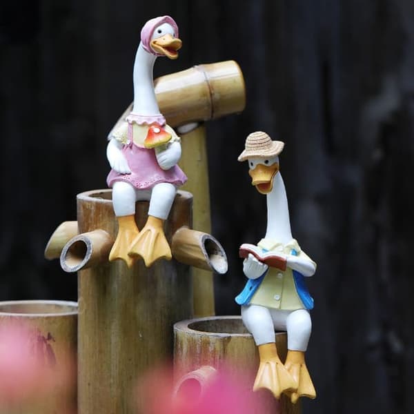 Bomclap-statuer til haven – 2-pak harpiks-siddende ænder, udendørs dekoration til haven, dekorative gårdstatuer