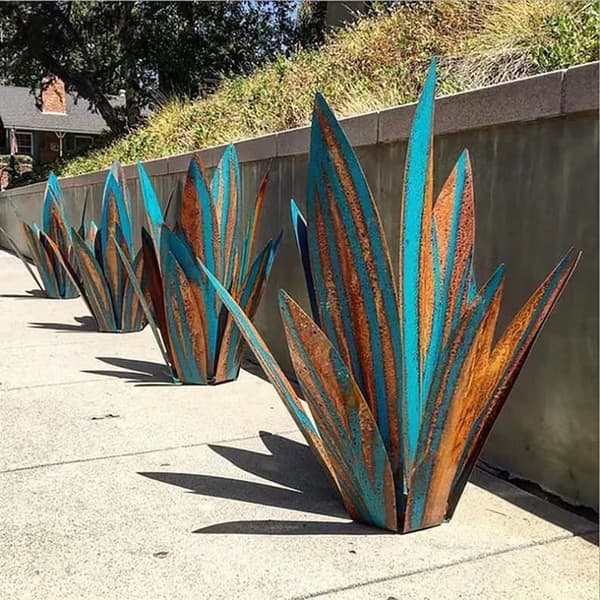 OBOSOE rusten metalagaveskulptur, havedekoration og jernkunst til udendørs og terrasse