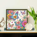 Miniatyrbild 3 av 4: Diamantbroderi Fjärilsäng 30x30 cm