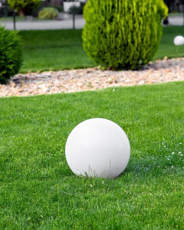 Utendørs LED-kulelampe Hvit Syntetisk Materiale 26 cm IP67 Vanntett med Fjernkontroll Hage Uteplass Belysning Løsning