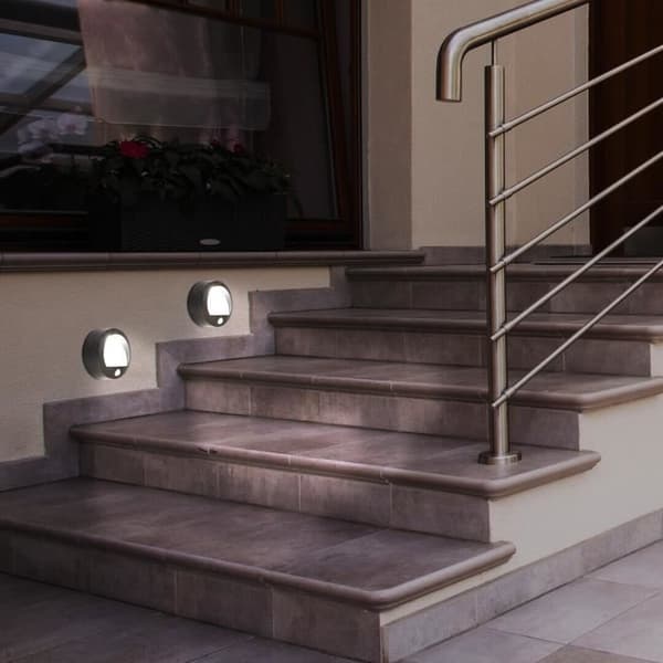 Vägglampa utomhus med sensor Rabalux Amarillo 3xAA IP44 - svart - 12x12x6,5 cm