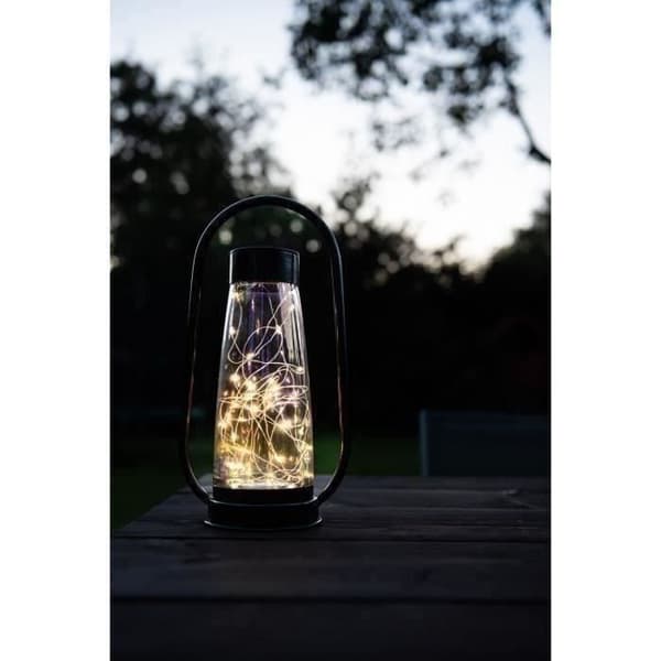Aurinkokennolla toimiva lyhty - GARDEN ID musta - Ø18 K34 cm - AAA-paristo - Akunkesto 6-8 h - Käytännöllinen kahva.