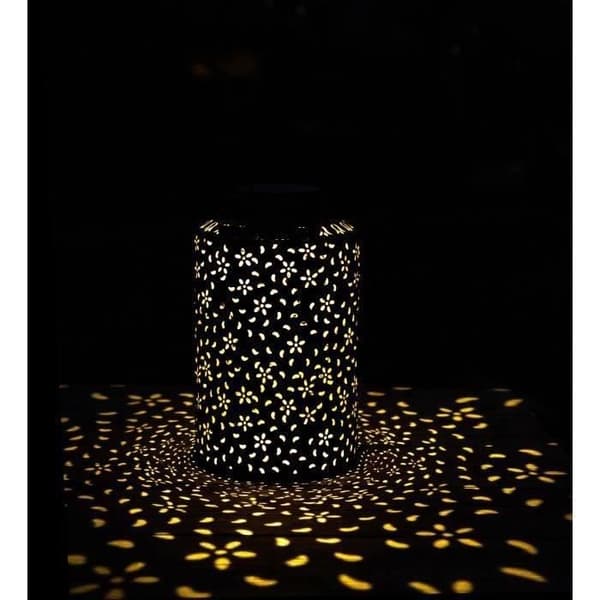 Solcellelanterne - GARDEN ID Dubai - 25 x 41 cm - 6-8 timers batterilevetid - Afbryder - Robust håndtag - Genopladeligt batteri.