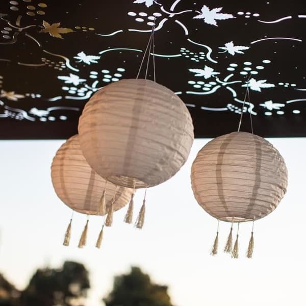 LED-aurinkokäyttöinen riippuvalaisin - LUMISKY - HIMALAYA - Ø30cm - Beige, kermanvärinen ja juhlava häävalo - 8h akunkesto