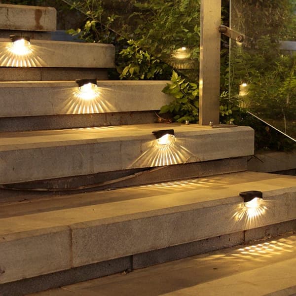 OBOSOE 8 Pack Solar Powered LED Trappe & Væglamper Udendørs, Vandtætte Lys til Hegn & Gangbro