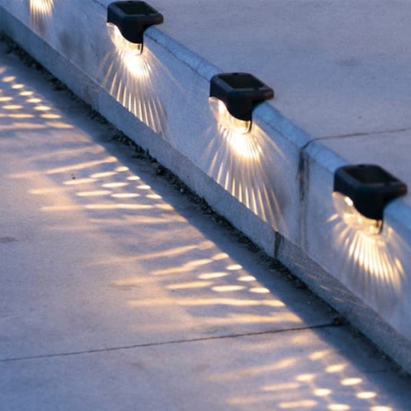 OBOSOE 8 Pack Solar Powered LED Trappe & Væglamper Udendørs, Vandtætte Lys til Hegn & Gangbro