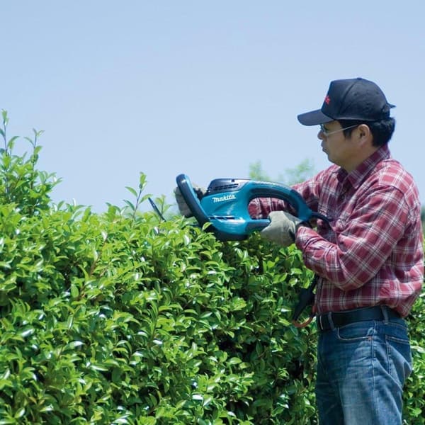 MAKITA Elektrisk hækkeklipper UH4570 - 550 W - Bladlængde 45 cm - Maks. Skæretykkelse 18 mm