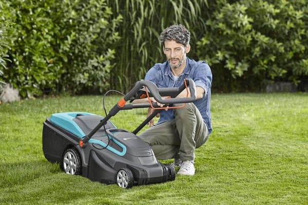 GARDENA PowerMax™ 1800/42 Sähköinen ruohonleikkuri Ruohonleikkuri (moottoroitu) - Leikkuuleveys 42 cm - Nurmikot jopa n. 800 m²