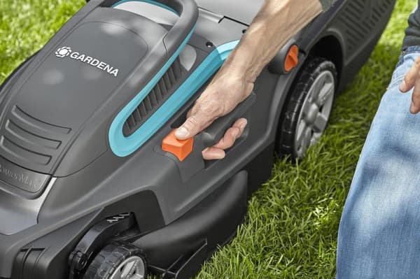 GARDENA PowerMax™ 1800/42 Sähköinen ruohonleikkuri Ruohonleikkuri (moottoroitu) - Leikkuuleveys 42 cm - Nurmikot jopa n. 800 m²
