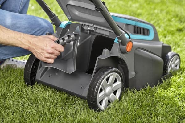 GARDENA PowerMax™ 1800/42 Sähköinen ruohonleikkuri Ruohonleikkuri (moottoroitu) - Leikkuuleveys 42 cm - Nurmikot jopa n. 800 m²