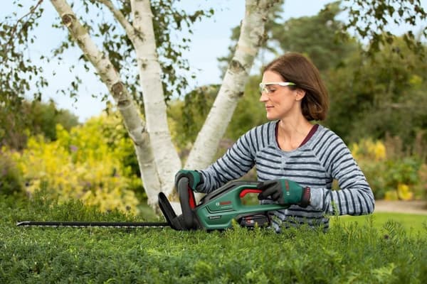Bosch UniversalHedgeCut 18-55 Hækkeklipper - Separat krop (leveres uden batteri og oplader)