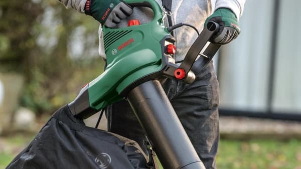 Bosch UniversalGardenTidy 2300 Løvblæser - 2300 W